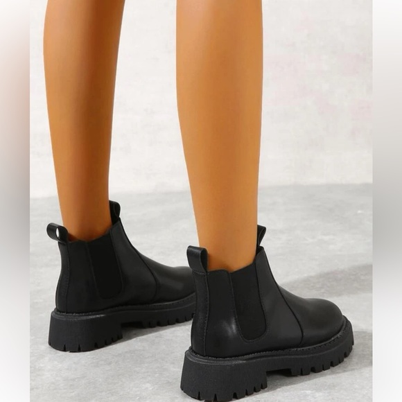 Minimalist Slip On Chelsea Boots, Preppy Outdoor Boots - Picture 4 of 5